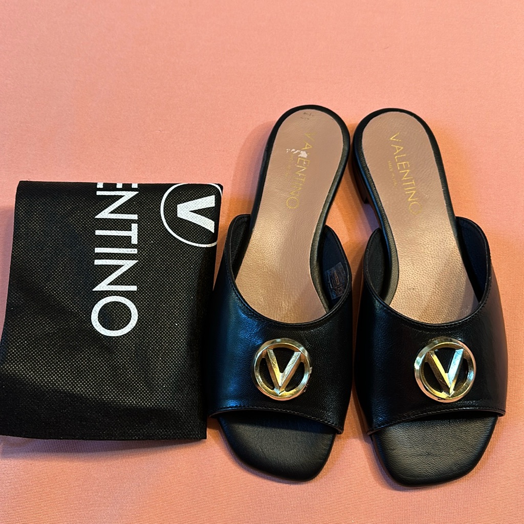 New Valentino Leather Sandals. Black. Size 8. Dust Bag Included.